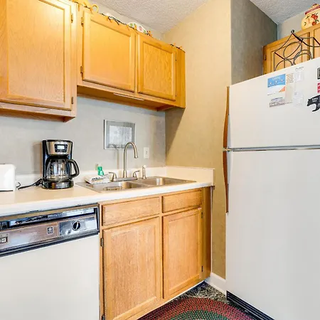Pinnacle Beech Mountain Room photo