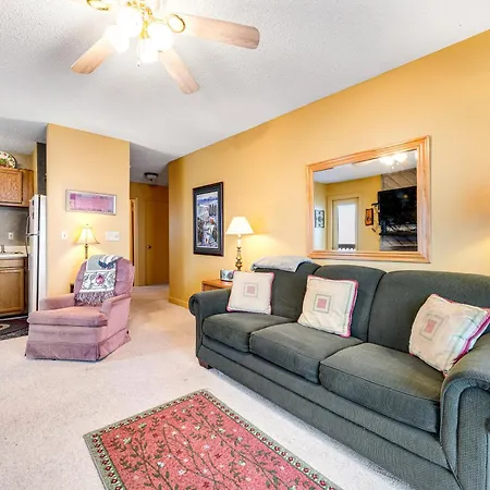 Pinnacle Beech Mountain Room photo